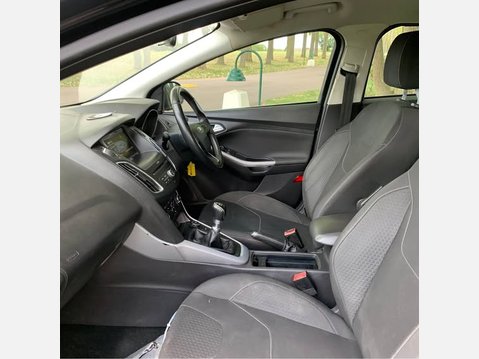 Ford Focus ZETEC 17
