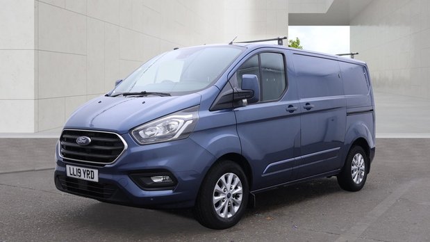 Ford Transit Custom SWB L1H1 Low Roof Limited 280 Air Con Alloys Sensors EURO 6 NO VAT 1