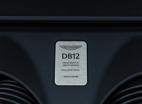 Aston Martin DB12 V8 35