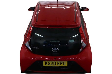 Toyota Aygo 1.0 VVT-i x-play Hatchback 5dr Petrol x-shift Euro 6 (71 ps) 7
