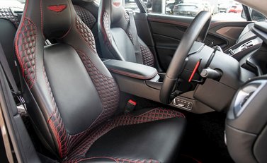 Aston Martin Vanquish 12
