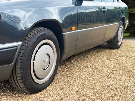 Mercedes-Benz C Class 260 E 17