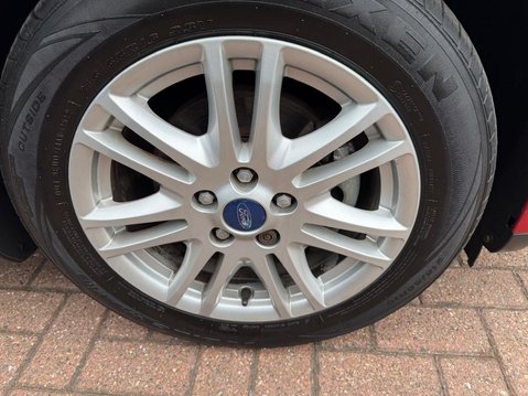 Ford Focus 1.0T EcoBoost Titanium Euro 5 (s/s) 5dr 18