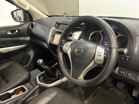 Nissan Navara 2.3 dCi Tekna 4WD Euro 6 (s/s) 4dr 3