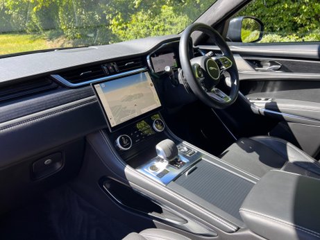 Jaguar F-Pace 2.0 D200 MHEV R-Dynamic HSE Black Auto AWD Euro 6 (s/s) 5dr 62