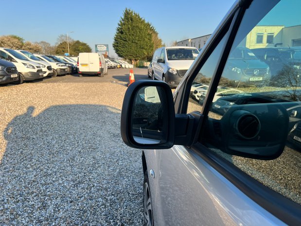 Peugeot Partner SWB L1H1 (SOLD) Low Roof Professional Air Con Nav Sensors EURO 6 NO VAT 19