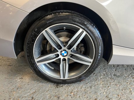 BMW 2 Series 2.0 220d Sport Auto Euro 6 (s/s) 2dr 34