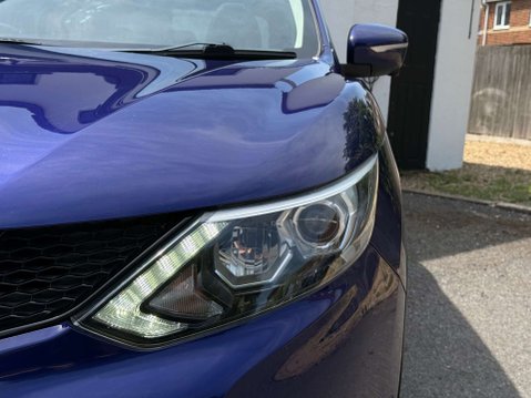 Nissan Qashqai 1.6 dCi Tekna SUV 5dr Diesel XTRON 2WD Euro 5 (s/s) (130 ps) 13