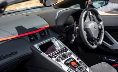 Lamborghini Aventador S LP740-4 Roadster 18