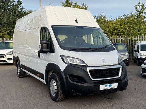 Peugeot Boxer 2.2 BlueHDi 435 Professional Premium + Panel Van 5dr Diesel Manual L4 H3 Eu 28