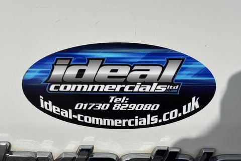 Toyota Hilux Invincible 4WD D-4D Double Cab Pickup 11