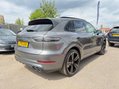 Porsche Cayenne 2.9T V6 S TiptronicS 4WD Euro 6 (s/s) 5dr 9