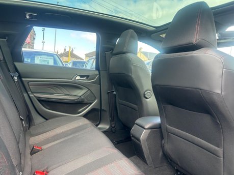 Peugeot 308 S/S SW GT LINE 11