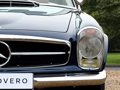 Mercedes-Benz SL Series 280 SL 17