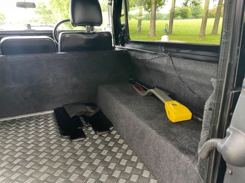 Land Rover Defender 2.5 TD5 31