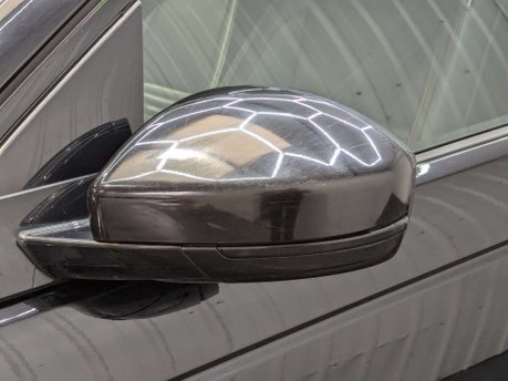 Land Rover Discovery Sport 2.0 Discovery Sport R-Dynamic SE D Auto 4WD 5dr 30