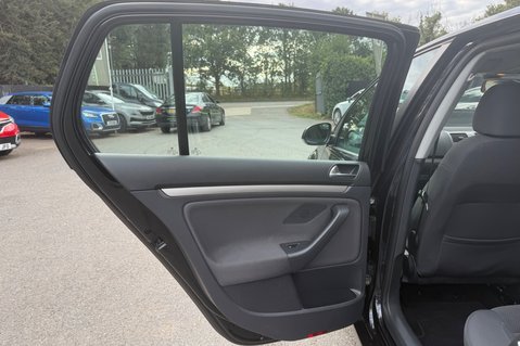 Volkswagen Golf BLUEMOTION MATCH TDI -DEMO +1 OWNER -19 SERVICES -£35 ROAD TAX -SUNROOF 30