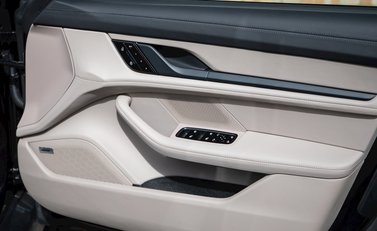 Porsche Taycan Turbo 23