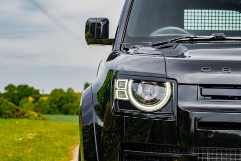 Land Rover Defender D250 X-Dynamic HSE Hard Top Obsidian 21