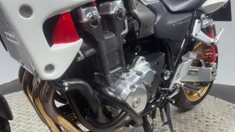 Honda CB 2008 26K OUTSTANDING CONDITION NEW MOT MUSCLE BIKE 1300CC 48