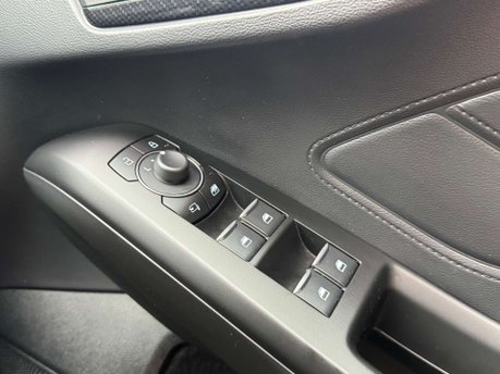 Ford Focus 1.5 Focus ST-Line EcoBlue Auto 5dr 38