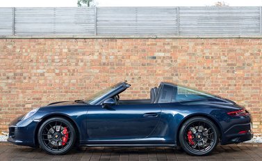 Porsche 911 Targa 4 GTS (991.2) 2