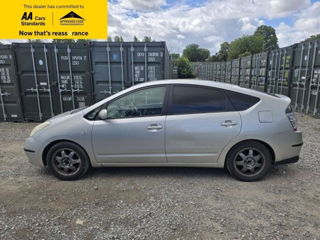 Toyota Prius 1.5 T3 Hatchback 5dr Petrol Hybrid CVT (104 g/km, 76 bhp) 2