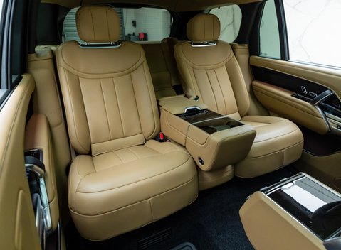 Land Rover Range Rover P440e AUTOBIOGRAPHY LWB 18