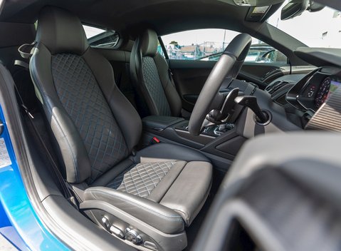 Audi R8 V10 Plus 12