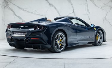 Ferrari F8 SPIDER 3
