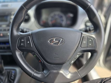 Hyundai i10 1.2 Premium Hatchback 5dr Petrol Auto Euro 6 (87 ps) 27