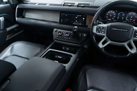 Land Rover Defender 3.0 Defender X-Dynamic SE D MHEV Auto 4WD 3dr 26