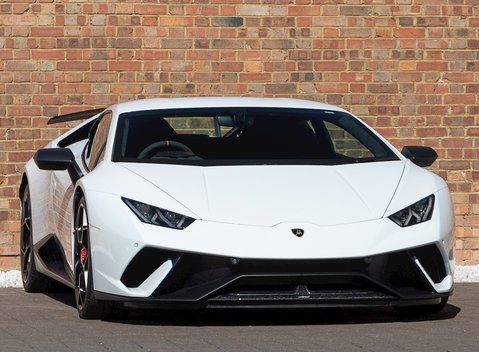 Lamborghini Huracan LP640-4 Performante 1