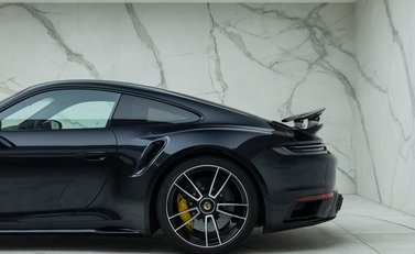 Porsche 911 Turbo S (992) 43