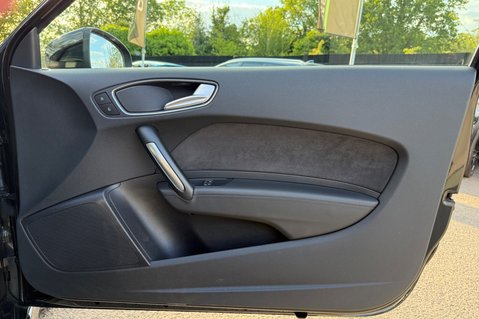 Audi A1 TFSI BLACK EDITION NAV -PANORAMIC SUNROOF - ALL BLACK  35