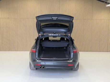 Jaguar XF 2.0 XF R-Sport D AWD Auto 4WD 5dr 28