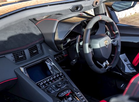 Lamborghini Aventador SV LP 750-4 Roadster 17