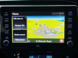 Toyota Hilux 2.8 HI-Luxury Invincible X D-4D 4WD Double Cab Auto 4WD 5dr 32