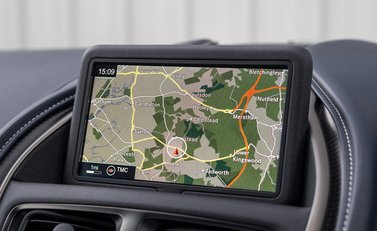 Aston Martin DBS Superleggera 18