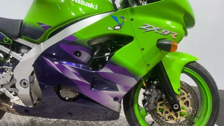 Kawasaki ZX ZX9R 1999 44K SPARES OR REPAIR PROJECT BIKE 900CC SUPER SPORT 11