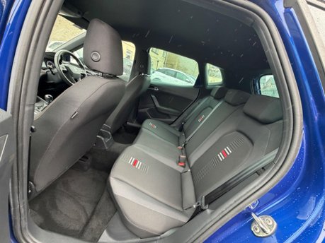 SEAT Arona TSI FR 11