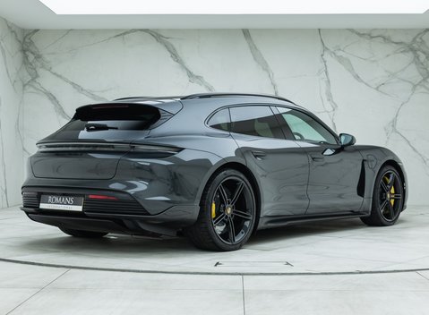 Porsche Taycan Turbo S Sport Turismo 3