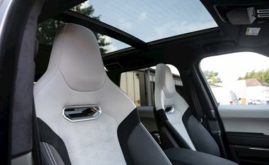 Land Rover Range Rover Sport SVR 16