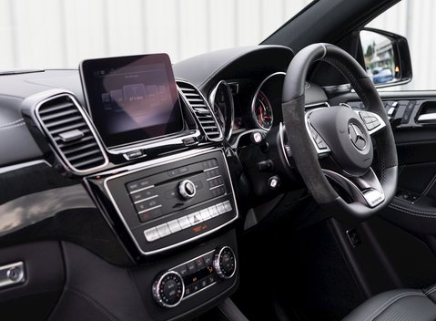 Mercedes-Benz GLE 63 S 4MATIC Night Edition 17