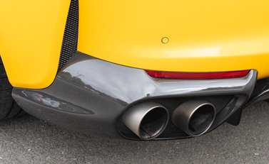 Ferrari 812 Superfast 32