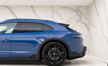 Porsche Taycan 4 Cross Turismo 24