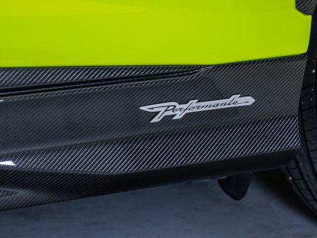 Lamborghini Urus PERFORMANTE 