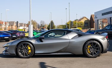 Ferrari SF90 Stradale ASSETTO FIORANO 3