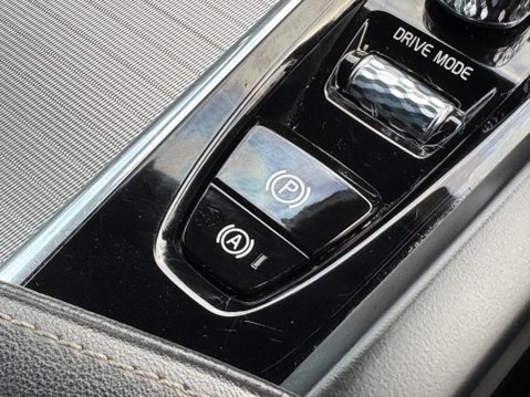 Volvo V60 2.0 D4 R-Design Auto Euro 6 (s/s) 5dr 43