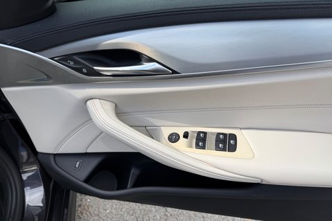 BMW 5 Series 520D M SPORT - RARE SOPHISTO GREY WITH IVORY LEATHER INTERIOR  25
